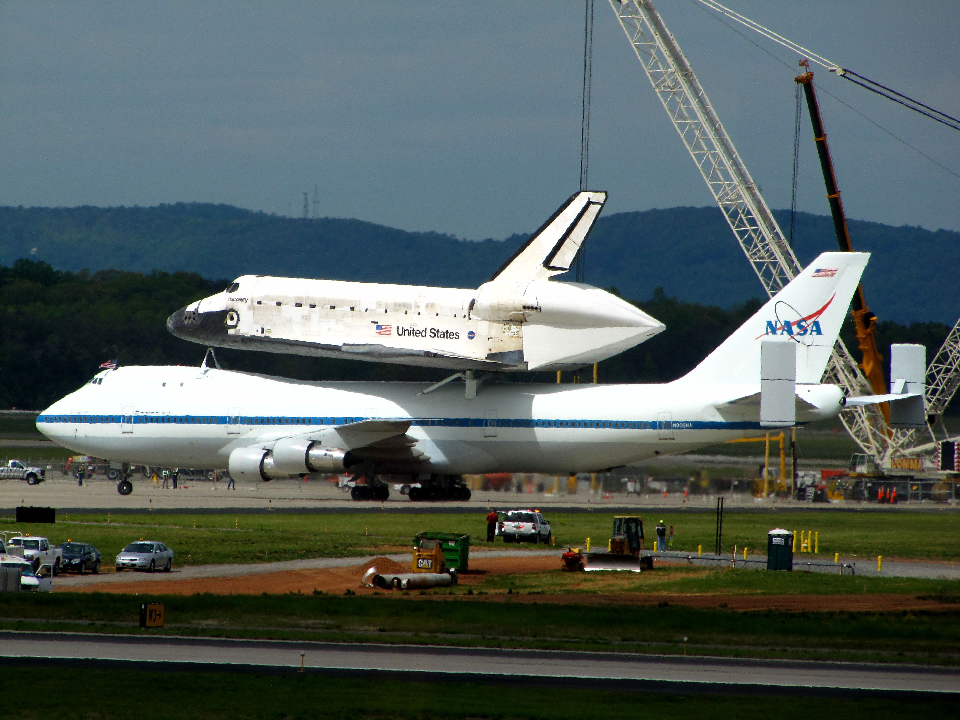 BOEING 747-100 (N905NA)