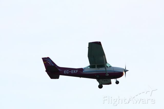EG-EKF — - Flying N over playa de Costilla in Rota, Spain