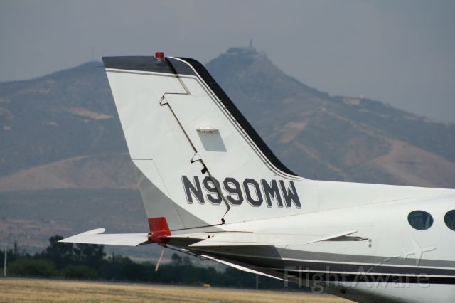 Cessna 421 (N990MW)