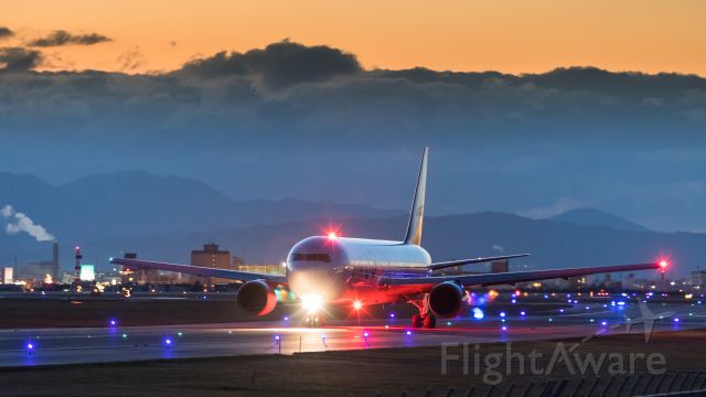 BOEING 767-300 (JA98AD) - Hokkaido International Airlinesbr /Boeing 767-33A/ERbr /Nov.22.2015 Hakodate Airport [HKD/RJCH] JAPAN
