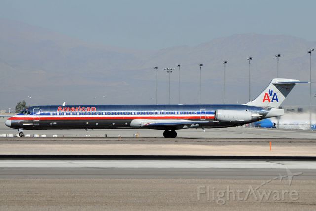 McDonnell Douglas MD-82 (N501AA)