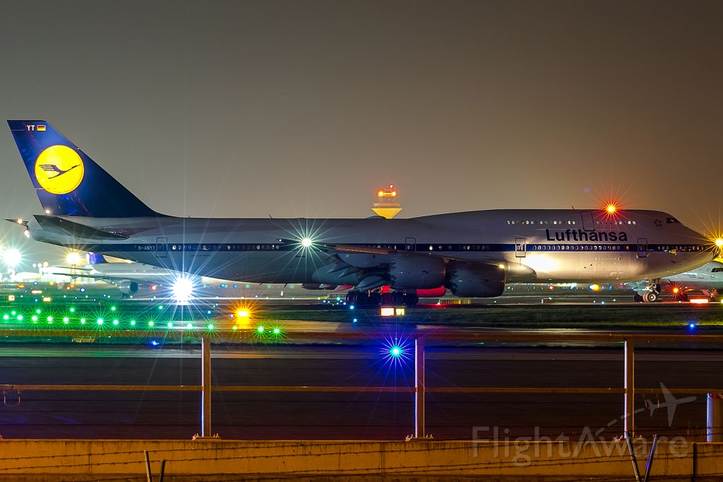 BOEING 747-8 (D-ABYT) - my Queen of this night!!