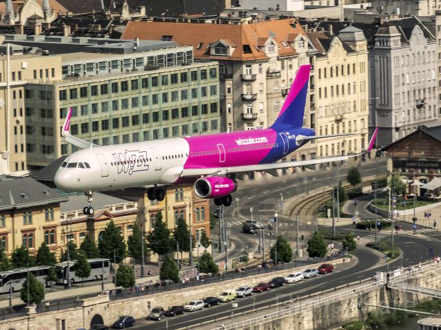 Airbus A321 (HA-LTA) - 2018 May 01 Wizz Air Low pass in capital city Budapest air show above Danube.