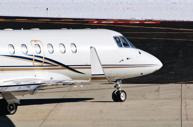 Raytheon Hawker 800 (N41PJ) - Hawker 800 taxing out for departure to Mexico.