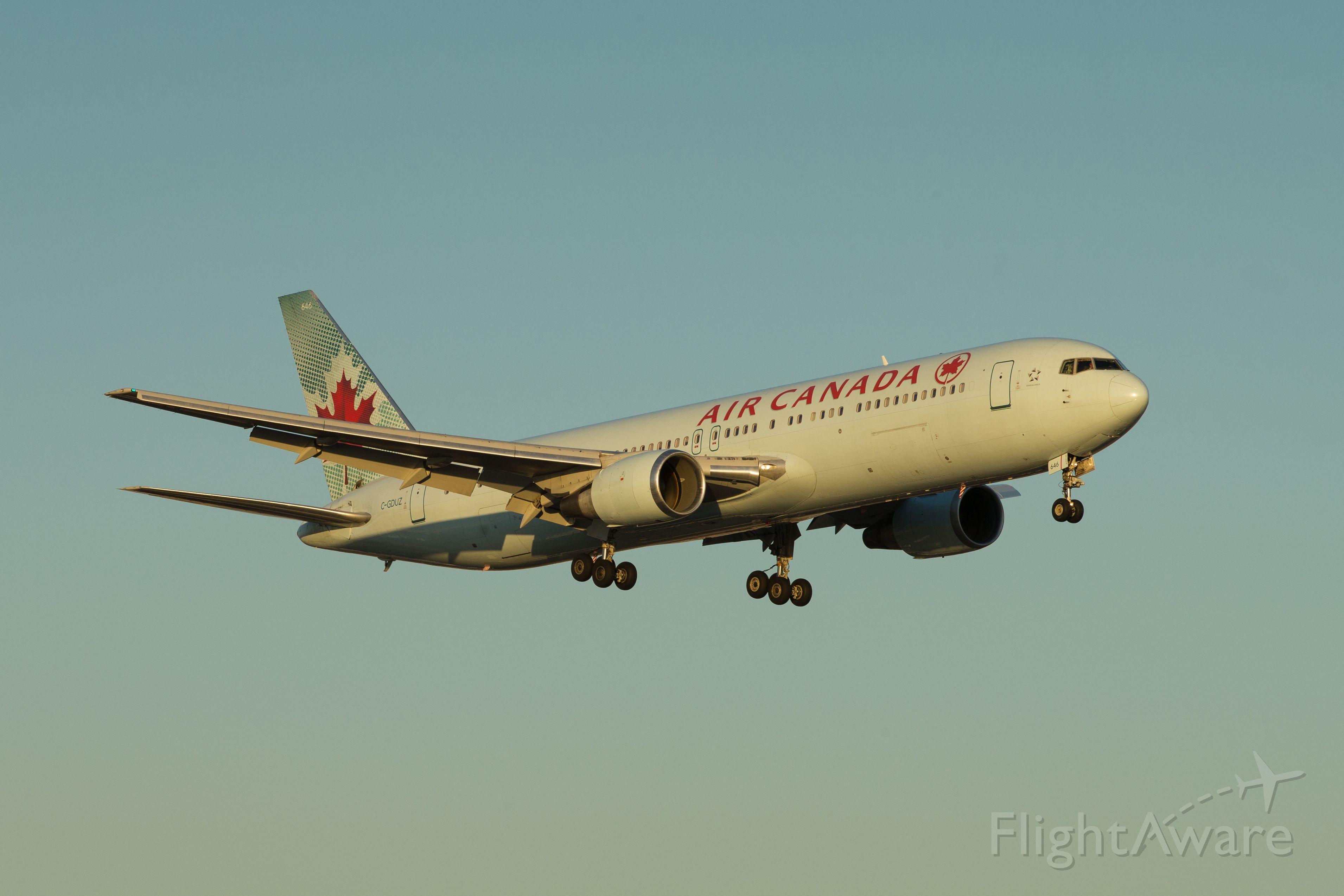 BOEING 767-300 (G-GDUZ) - Boeing 767-38(ER) of Air Canada approaching 23R at Pearson.
