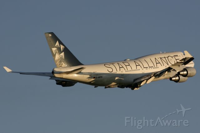 Boeing 747-400 (D-ABTH) - August 12, 2006 - Star Alliance departed from Toronto 