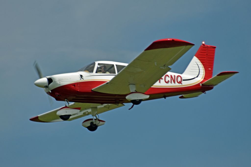 Piper Cherokee (C-FCNQ) - 1968 Piper PA-28-180 Cherokee (C-FCNQ/28-4656) arriving from Gatineau/Ottawa Executive Airport (CYND) and lined up for final on runway 27 on June 6, 2021