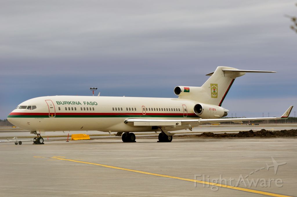 BOEING 727-200 (XT-BFA)