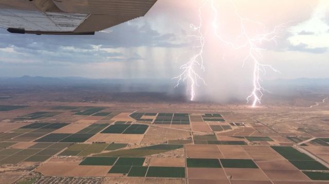 Cessna Skyhawk (N604ND) - Monsoon just outside of Phoenix.