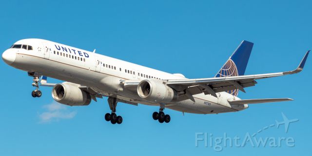 Boeing 757-200 (N17105) - United Airlines Boeing 757-224 arriving from Orlando landing on runway 29 at Newark on 9/26/21.