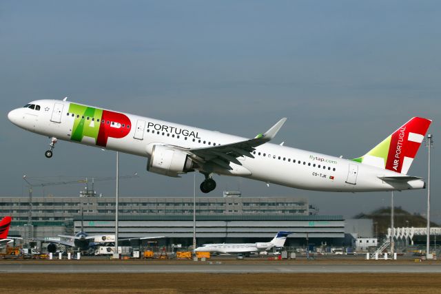 Airbus A321neo (CS-TJK)
