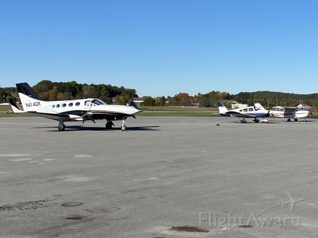 Cessna Chancellor (N414GR) - Date Taken: October 27, 2021br /Sitting on the ramp with a Piper PA-28 and a Cessna 172. ð