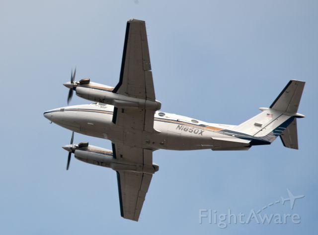 Beechcraft Super King Air 200 (N1850X) - Take off RW35.