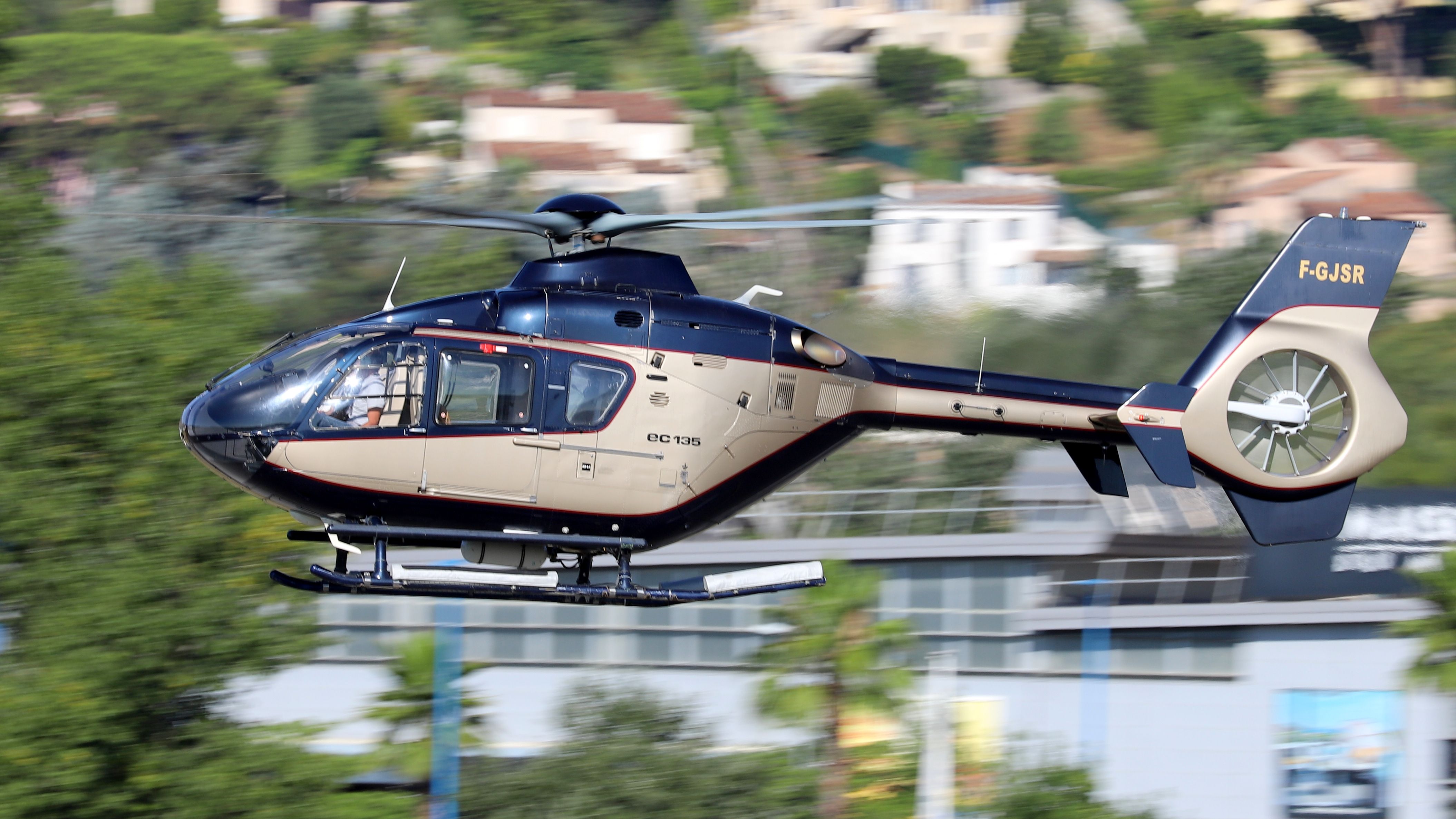 Eurocopter EC-635 (F-GJSR)