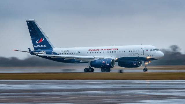 RA-64045 — - A rainy departure of Roscosmos's Tu-204-300 on RWY17R at KEFD on 12/19/2020