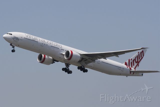 Boeing 777-200 (VH-VPD) - takeoff from runway 01 to KLAX