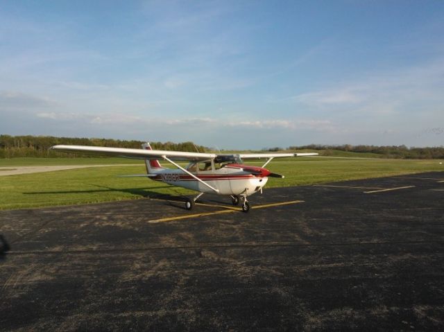 Cessna Skyhawk (N3916R)