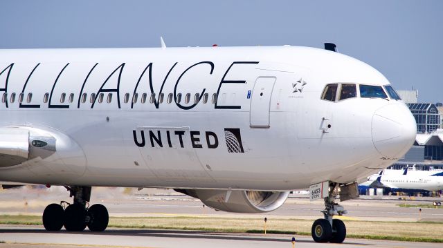 BOEING 767-300 (N653UA) - United 767 in the Star Alliance livery. 
