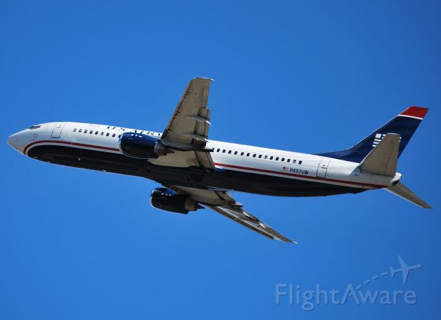 BOEING 737-400 (N457UW) - Departing 36C - 11/6/10