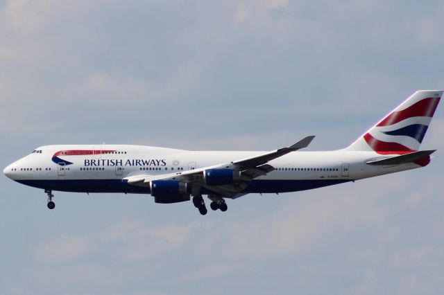 Boeing 747-400 (G-BYGB) - British Airways 67 seconds from touchdown at Philadelphia International Airport. Best viewed in full screen.
