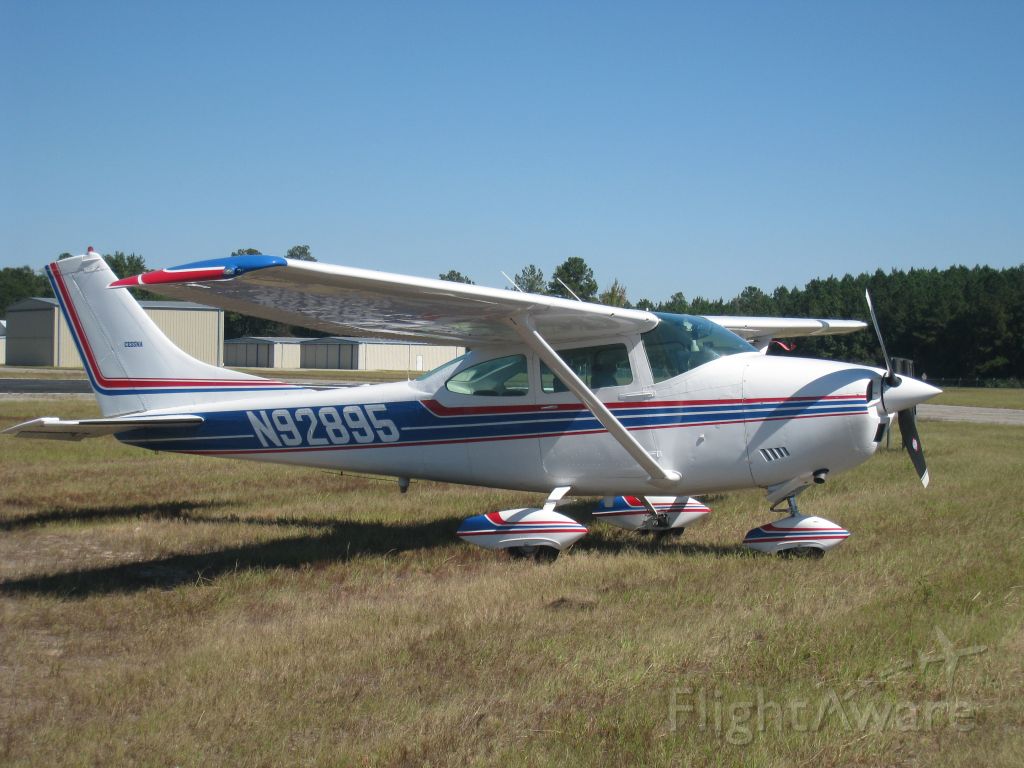 Cessna Skylane (N92895)