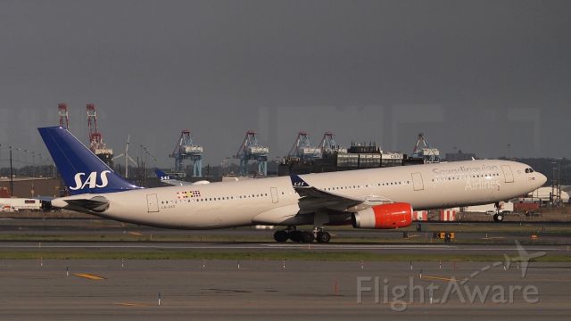 Airbus A330-300 (LN-RKR)