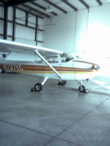 Cessna Skyhawk (N737YC)