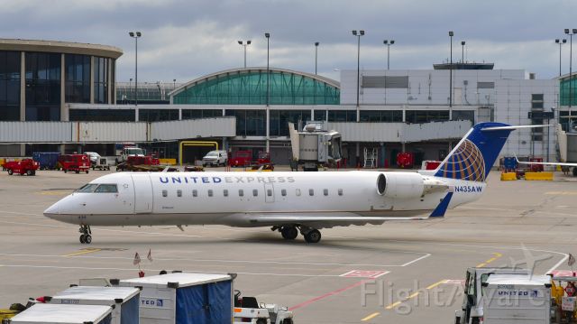 Canadair Regional Jet CRJ-200 (N435AW) - United Express Bombardier CRJ-200LR N435AW in Chicago 