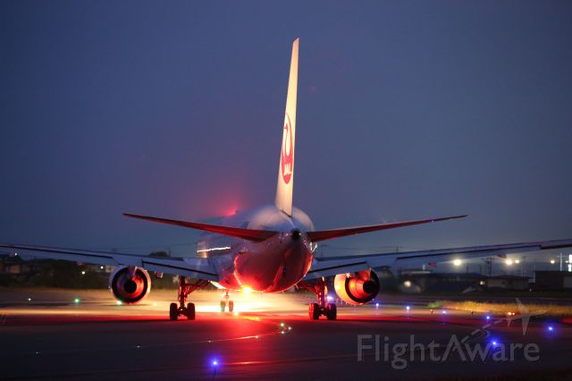 BOEING 767-300 (JA8988) - 30 June 2015:HKD-HND.