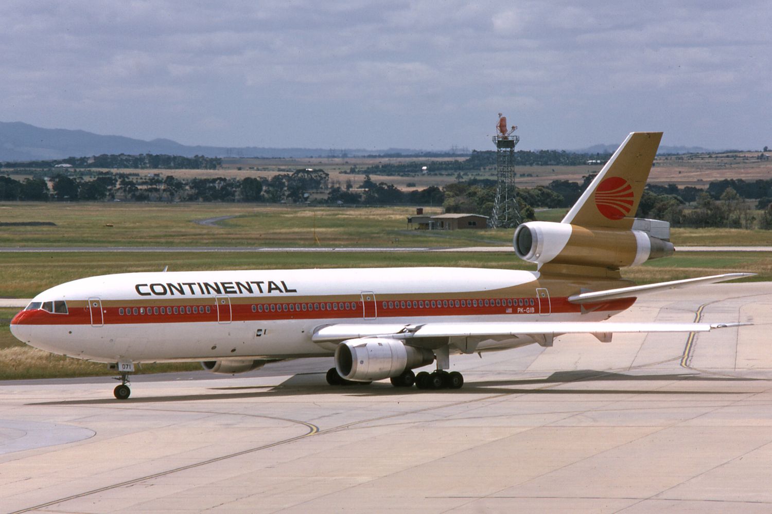 McDonnell Douglas DC-10 (PK-GIB) - This was taken December 26 1985 and was a Garuda Indonesian aircraft leased to Continental from November 1985 to June 1987.