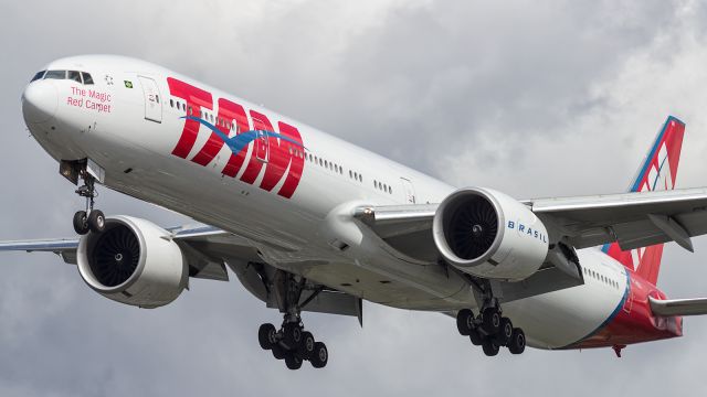 BOEING 777-300ER — - TAM, B77W, on short finals to LHR.