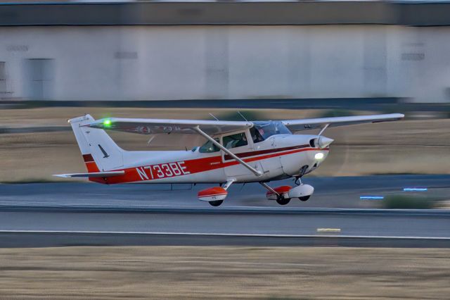 Cessna Skyhawk (N733BE) - Cessna 172N night return to Livermore Municipal Airport (CA). July 2021