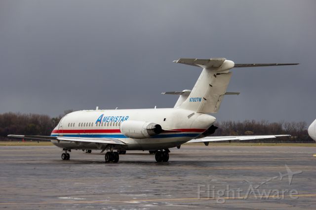 McDonnell Douglas DC-9-30 (N782TW) - The last Ameristar DC-9 remaining in the old livery.