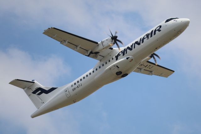 Aerospatiale ATR-72-500 (OH-ATJ) - Heatwave won't prevent me from planespotting one of the best, the ATR-72.