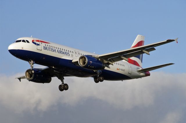 Airbus A320 (G-EUUZ) - Airbus A320-232, British Airways, G-EUUZ, 13.Oct.2022, EGLL London Heathrow, Myrtle Ave