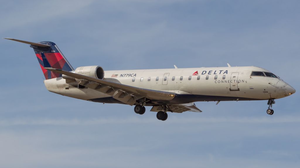 Canadair Regional Jet CRJ-200 (N779CA) - A CRJ-200 coming in to land at KSBN.