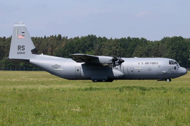 Lockheed C-130 Hercules (16-5840)