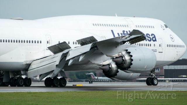 BOEING 747-8 (D-ABYN) - Lufthansa 747-8 arriving into KIAH on Runway 15R