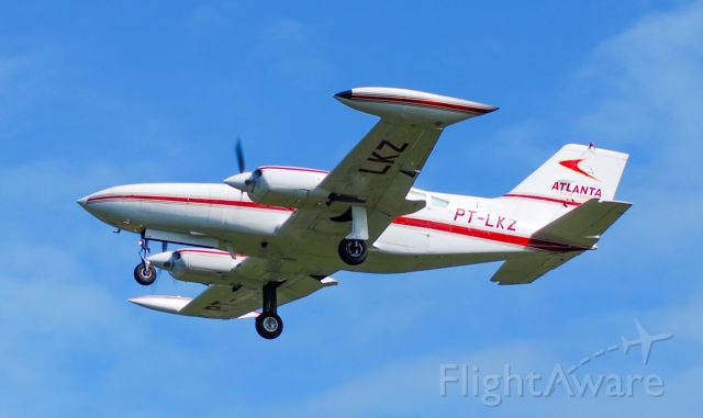 Cessna 402 (PT-LKZ)
