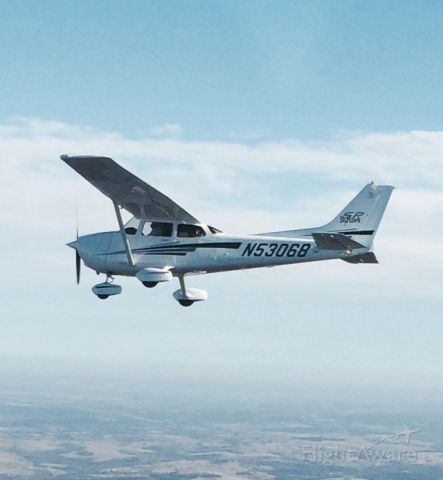 Cessna Skylane (N53068)