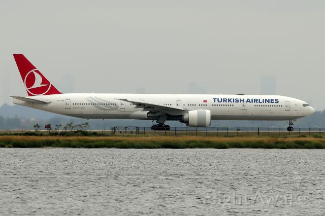 BOEING 777-300 (TC-JJS) - 'TURKISH 4' heading back to Istanbul