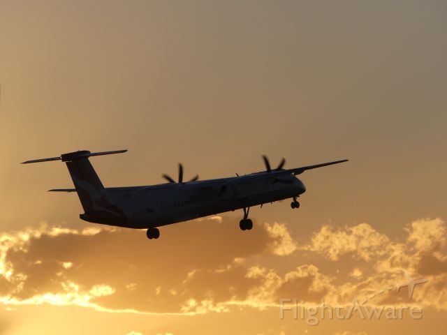 de Havilland Dash 8-400 (VH-LQQ) - VH-LQQ operating QF2357 Mackay to Rockhampton, departing from RWY32 on 29th July 2021