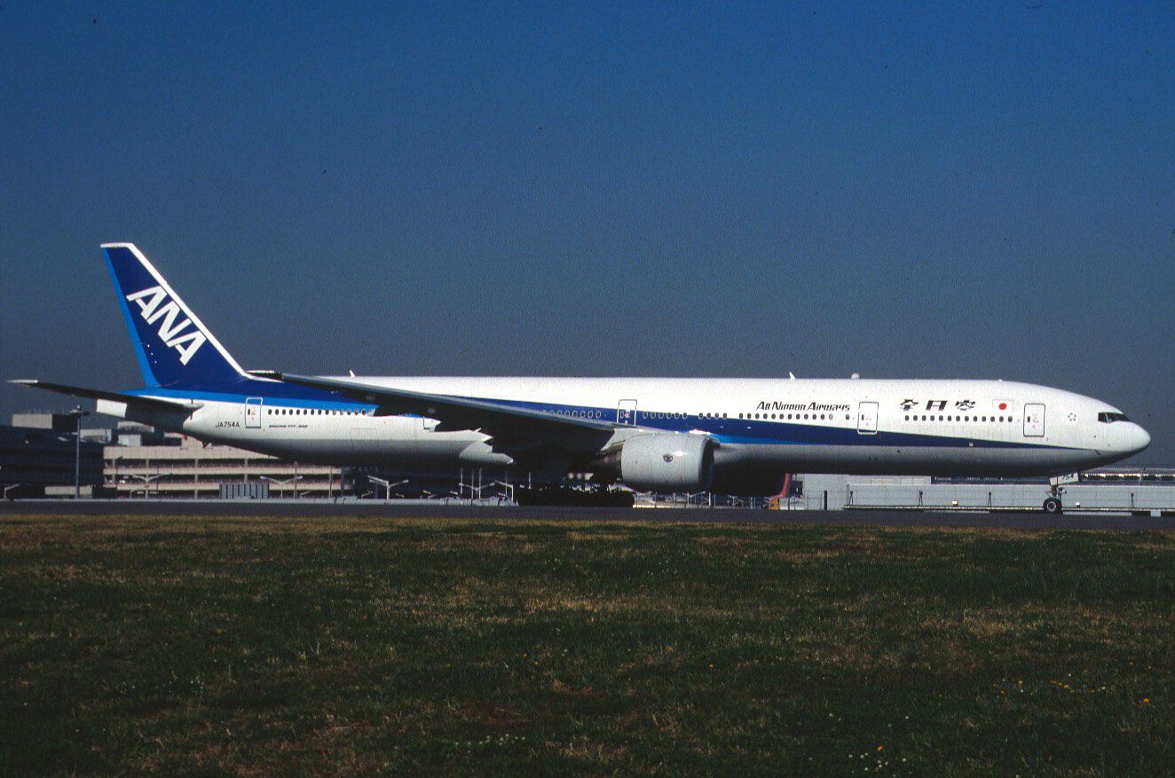 BOEING 777-300 (JA754A) - Taxing at Tokyo-Haneda Intl Airport on 1999/11/05