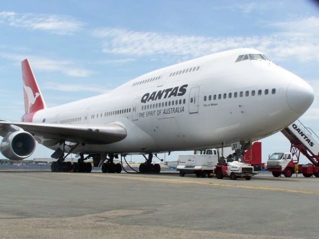 Boeing 747-400 (VH-OJA) - One of the longer lasting Boeing 747-438s in the Qantas fllet which she is now stored on show at Woolengong regional airport NSW Australia open to the public daily. If you want to see there 747-238 VH-EBQ she is on show at Longreach in QLD AUSTRALIA