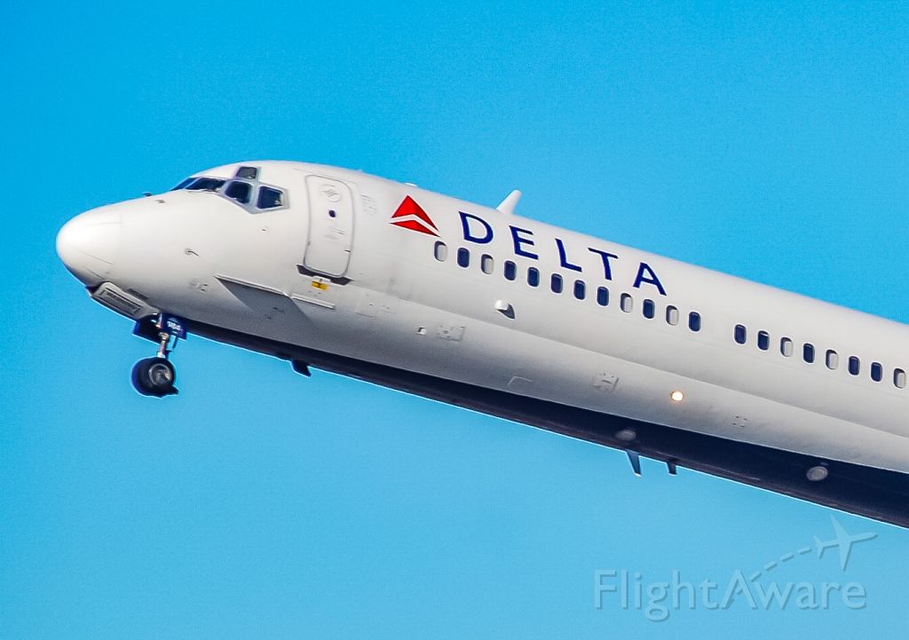 McDonnell Douglas MD-88 (N984DL) - Just beginning to retract the landing gear after takeoff.  Heading back home to ATL.  Enjoy every moment of the MD-88 that you can!  This picture was taken spring of 2019 and this particular MD-88 has since been retired.