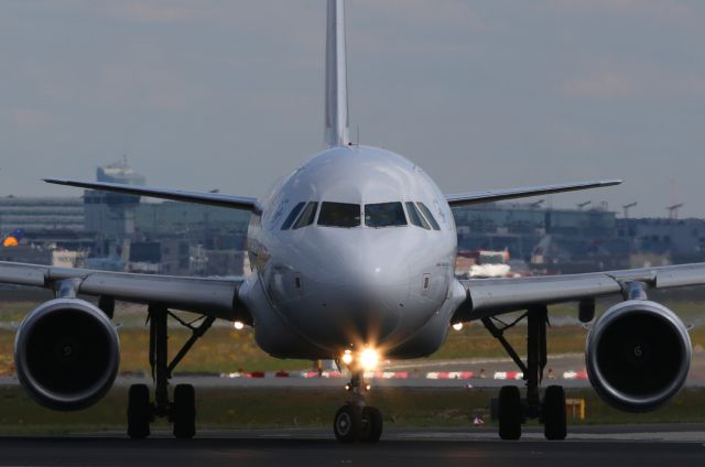 Airbus A318 (F-GUGC)