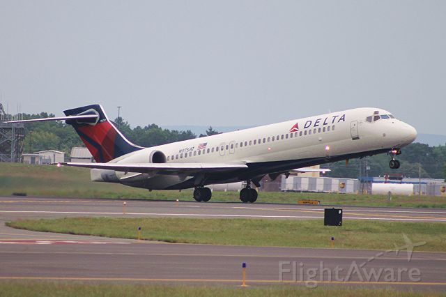 Boeing 717-200 (N975AT) - Rotating off of 24