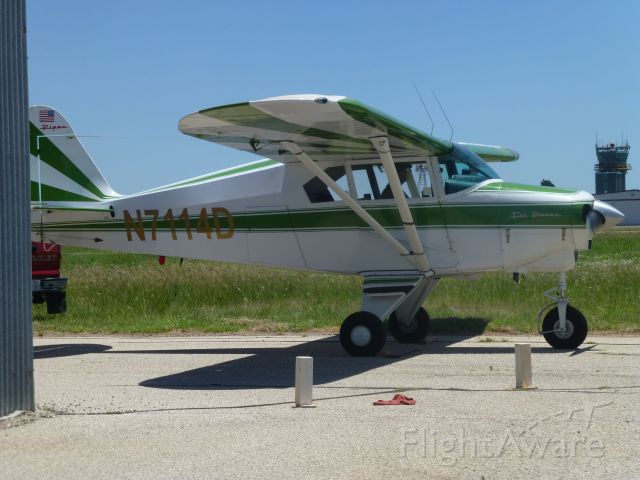 Piper PA-22 Tri-Pacer (N7114D)