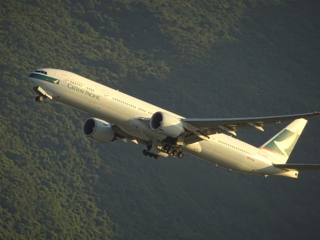 BOEING 777-300ER (B-KPR)