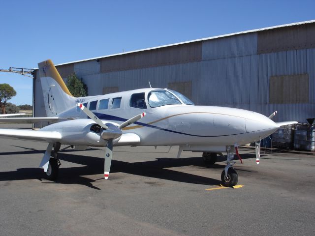 Cessna 402 (VH-LNX)